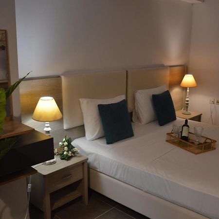 Aqua Mare Sea Side Rooms Nea Kallikrateia Экстерьер фото