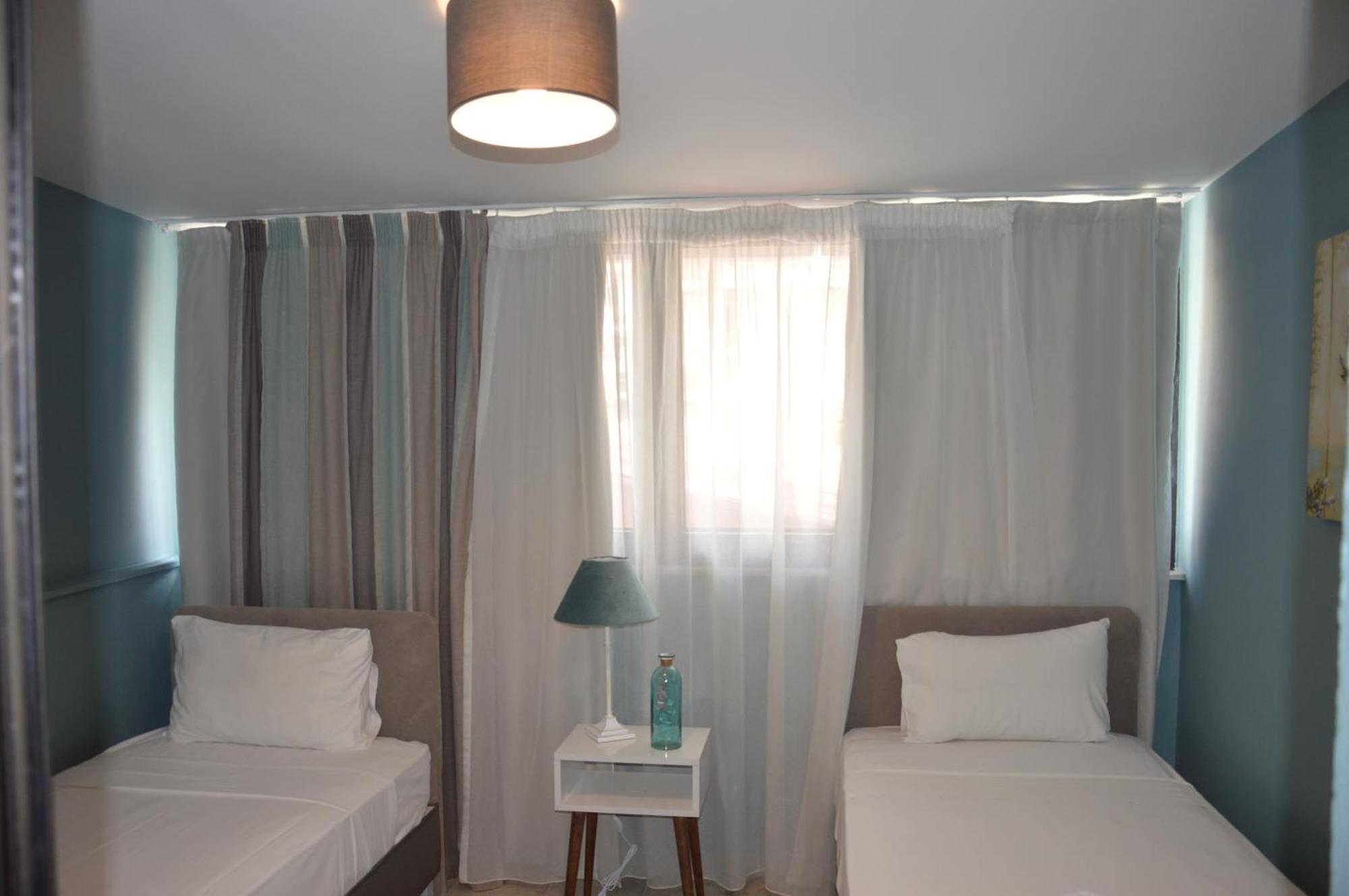 Aqua Mare Sea Side Rooms Nea Kallikrateia Экстерьер фото