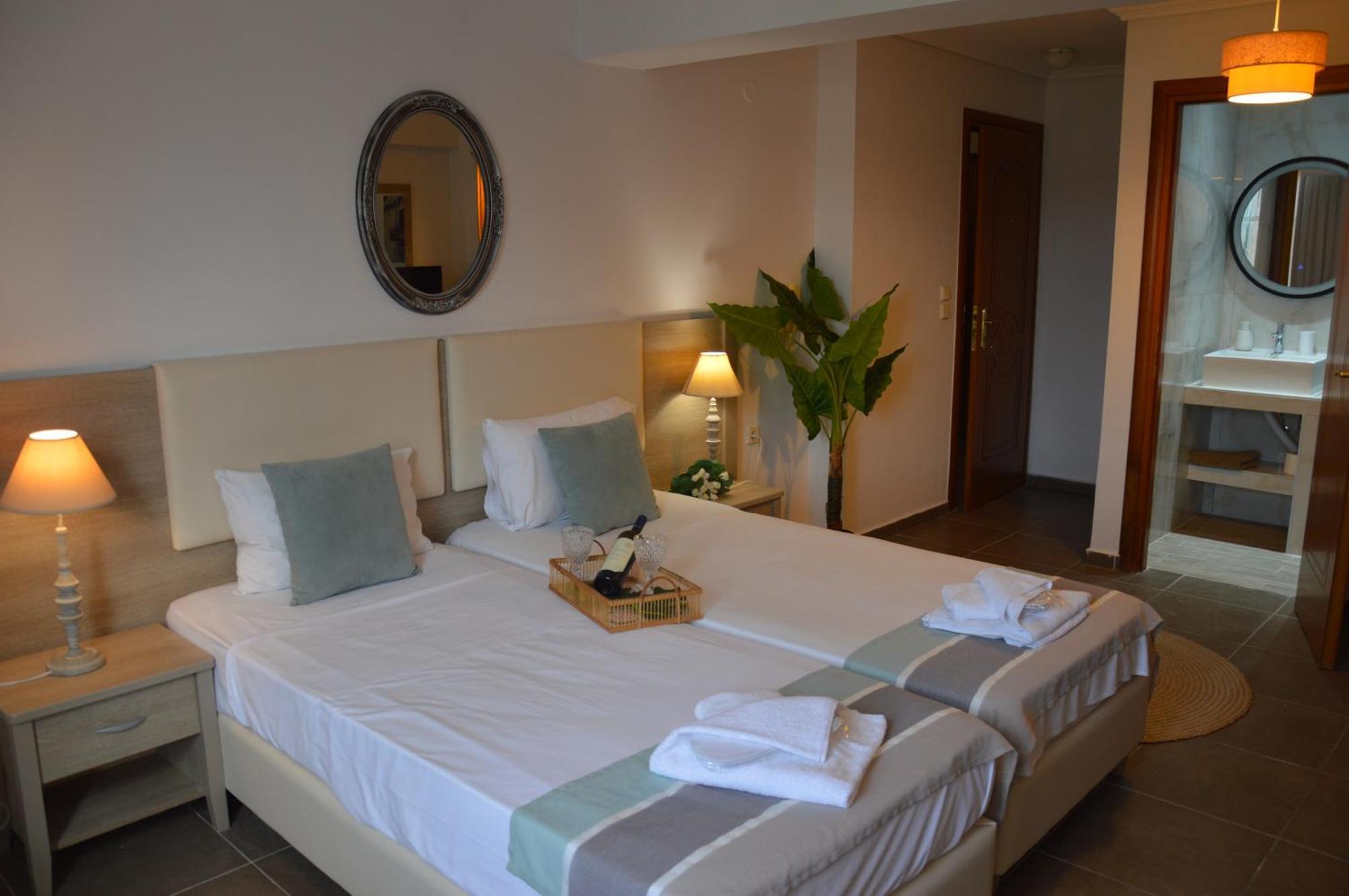 Aqua Mare Sea Side Rooms Nea Kallikrateia Экстерьер фото