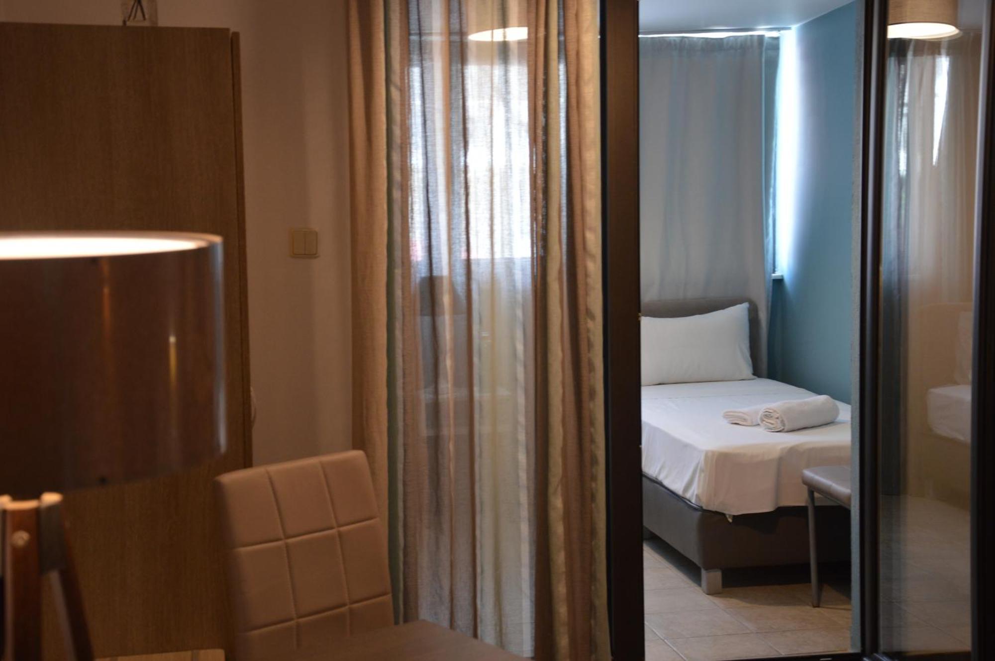 Aqua Mare Sea Side Rooms Nea Kallikrateia Экстерьер фото