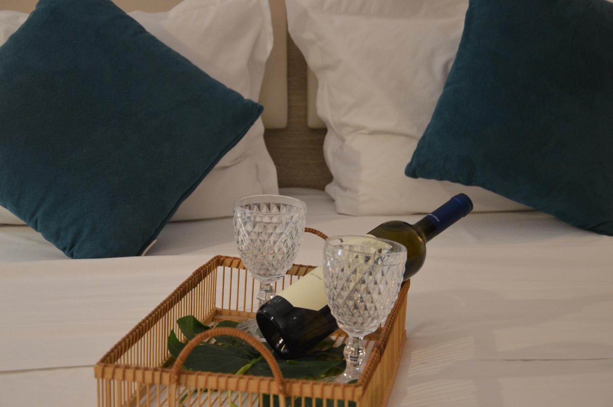 Aqua Mare Sea Side Rooms Nea Kallikrateia Экстерьер фото